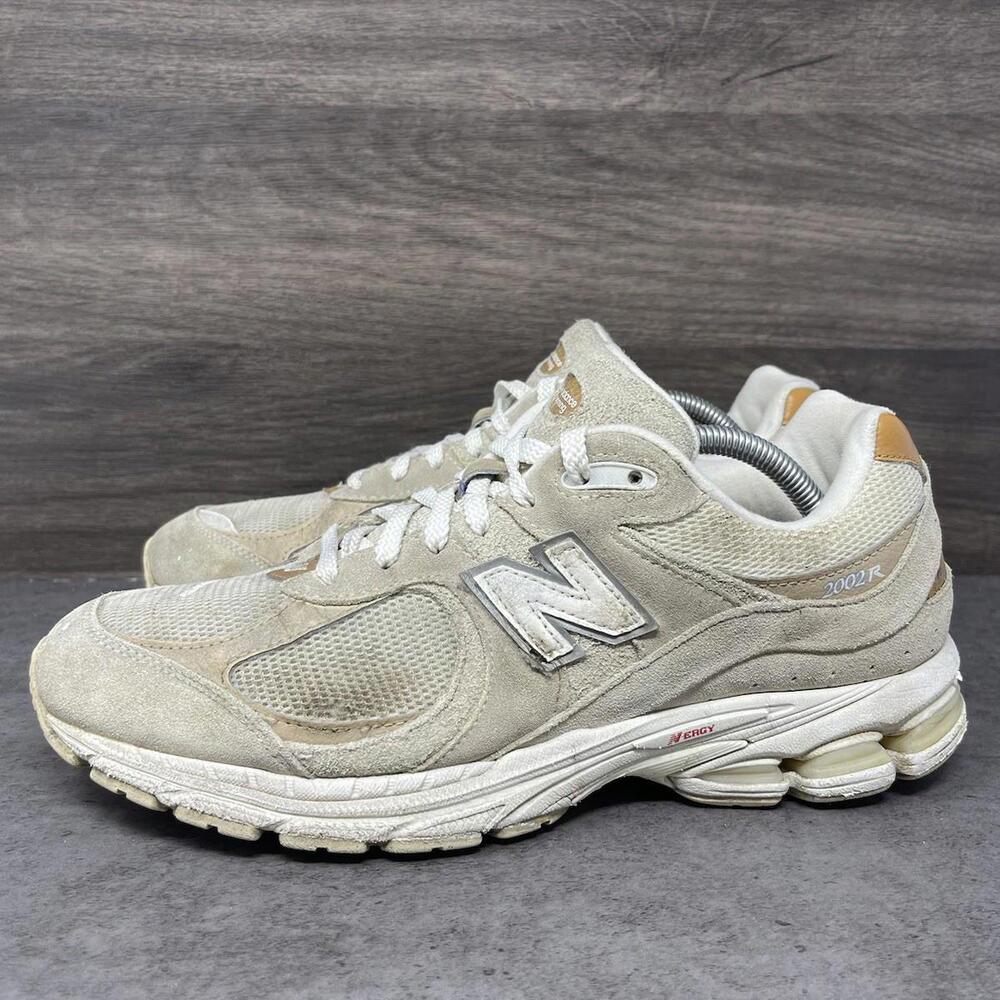 New Balance 2002R Shoes Mens Size 9.5 Sandstone Beige Sneakers M2002RSC